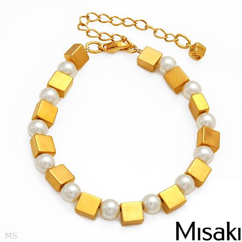 *MISAKI* WHITE PEARL BRACELET IN LUXURY BOX 235MM